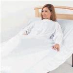 LENZUOLA PIGIAMA CONTENITIVO MANICA LUNGA (adatto per letti da 90 a 105 cm di larghezza) CON GANCI - STUDIATO PER EVITARE CHE IL PAZIENTE POSSA ACCEDERE A PANNOLONI O SONDE - CONSENTE IL MOVIMENTO ED I CAMBI POSTURALI - APERTURA LATERALE 