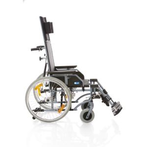 CARROZZINA PIEGHEVOLE AD AUTOSPINTA (Seduta 43 cm) CON SCHIENALE RECLINABILE - IN ALLUMINIO VERNICIATO - DOPPIA CROCIERA - BRACCIOLI REGOLABILI E RIBALTABILI - FRENO OPERATORE - MODELLO COMFY