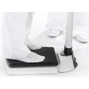 SECA - Bilancia elettronica wireless a colonna - portata 300 kg, divisione 50 g < 150 kg > 100 g -  con altimetro integrato per uso medico -  NUMEROSE FUNZIONI