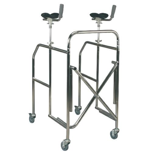 DEAMBULATORE PIEGHEVOLE IN ACCIAIO CROMATO CON APPOGGIO ANTIBRACHIALE - 4 RUOTE PIROETTANTI (2 CON FRENI) - APPOGGI REGOLABILI IN ALTEZZA 95-130cm - PORTATA 130 kg - IN ACCIAIO CROMATO