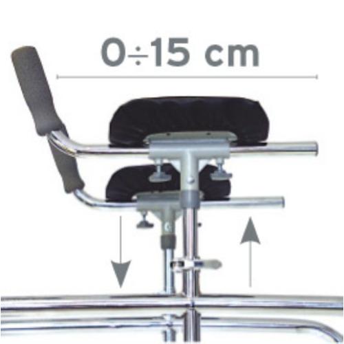 DEAMBULATORE PIEGHEVOLE IN ACCIAIO CROMATO CON APPOGGIO ANTIBRACHIALE - 4 RUOTE PIROETTANTI (2 CON FRENI) - APPOGGI REGOLABILI IN ALTEZZA 95-130cm - PORTATA 130 kg - IN ACCIAIO CROMATO