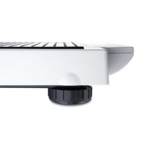 SECA - Bilancia pesa persone digitale da terra - portata 200 kg, divisione 100 g < 150 kg > 200 g -  per uso medico, - funzione "Mamma-Bambino" per pesare un bambino piccolo tenuto in braccio da un adulto