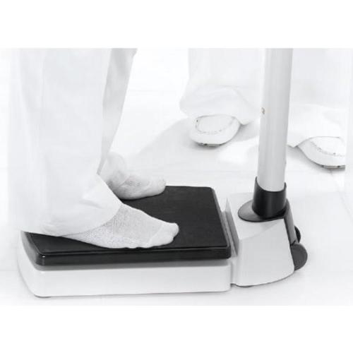 SECA - Bilancia elettronica wireless a colonna - portata 300 kg, divisione 50 g < 150 kg > 100 g -  con altimetro integrato per uso medico -  NUMEROSE FUNZIONI